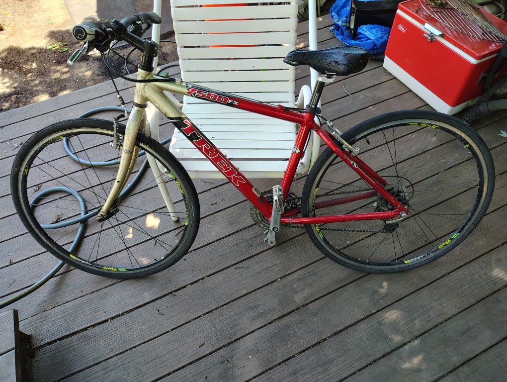 2005 Trek 7500FX City Hybrid Bike Bicycle 18"