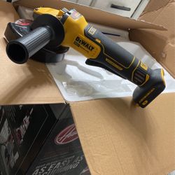 Dwalt Angle Grinder 150$ Firm 