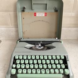 Hermes Rocket Vintage Typewriter complete with case