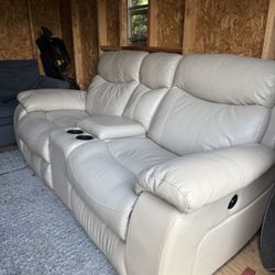 Tan Recliner Couch - Delivery🚚