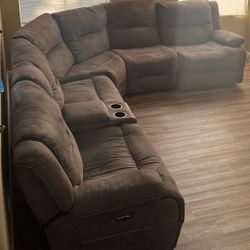Sectional sofa with 3 power recliners!