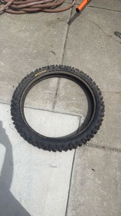 Maxxis dirt bike tire