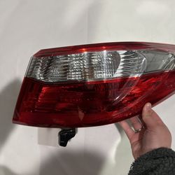 2016-17 Toyota Camry Tail Lamp Rt