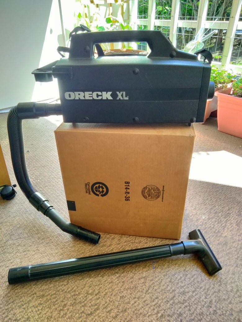 80's Oreck XL Shoulder Vacuum Cleaner Model BB870-AD Type 1
