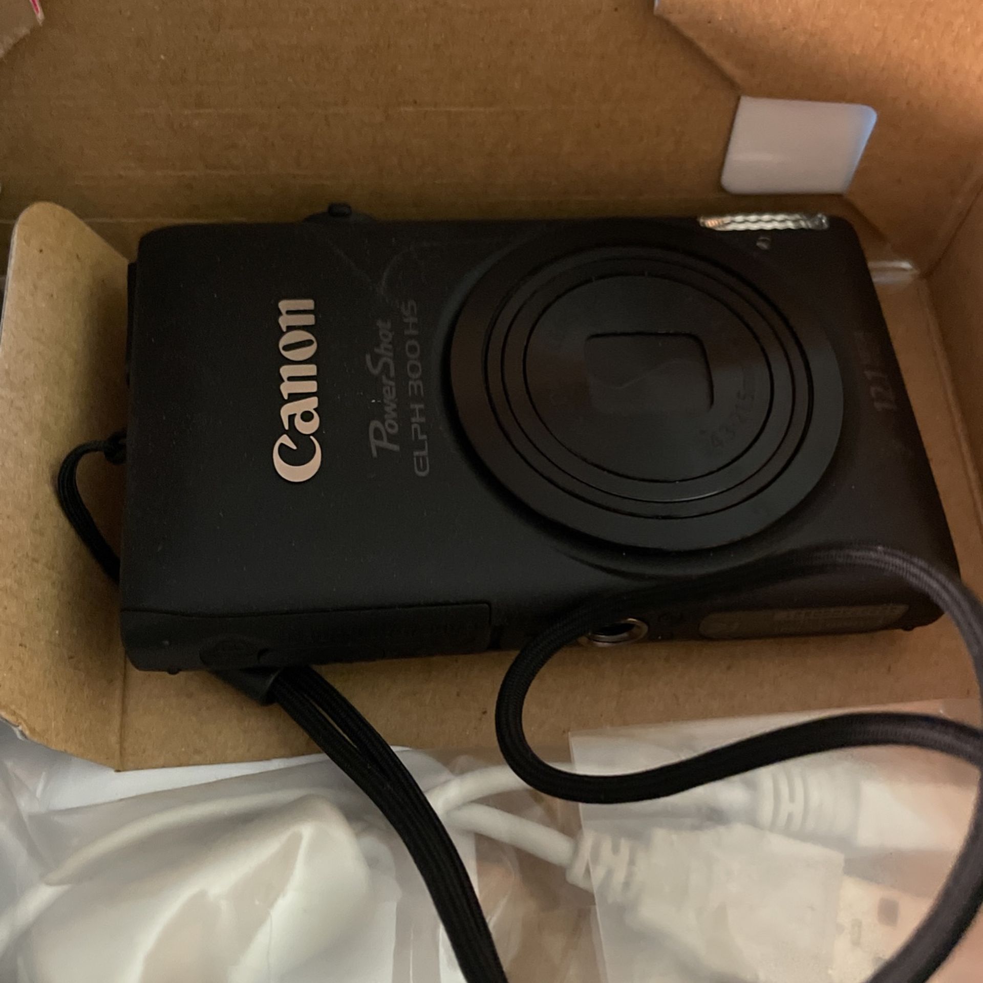 USED Canon ELPH 300 HS