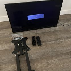 32” Vizio LED TV 