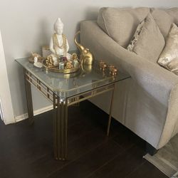Corner Table