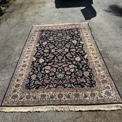 Oriental / Persian Rug