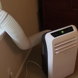 SereneLife Small Air Conditioner Portable 10,000 BTU with Built-in Dehumidifier - Portable AC unit for rooms up to 450 sq ft - Remote Control, Window
