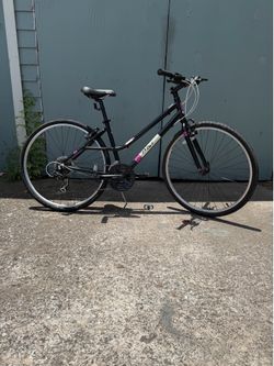Del Sol Medium Hybrid Bicyle