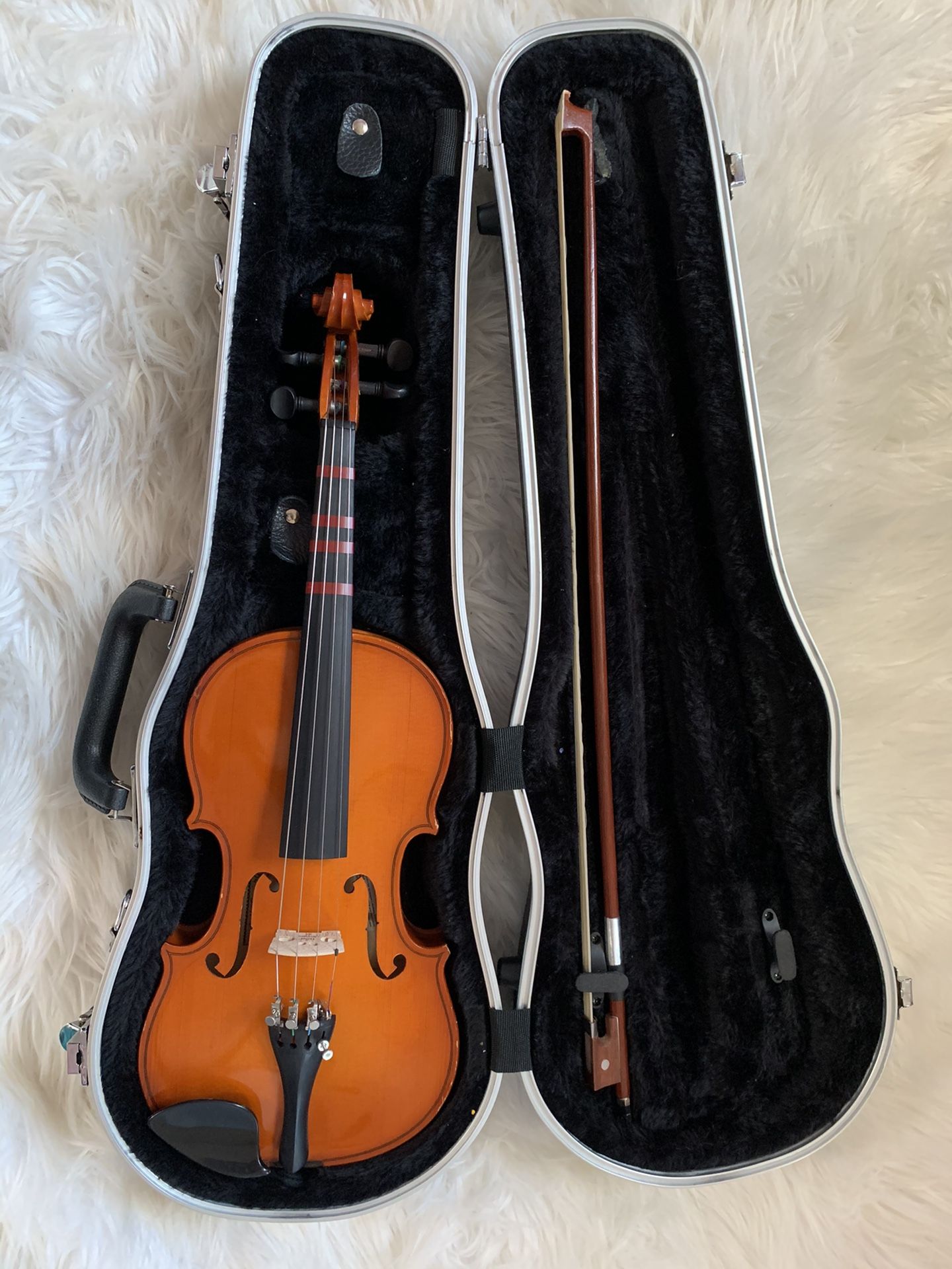 Eric Pfretzschner Stradivarius Violin 1/2 Replica with Hard case & bow.