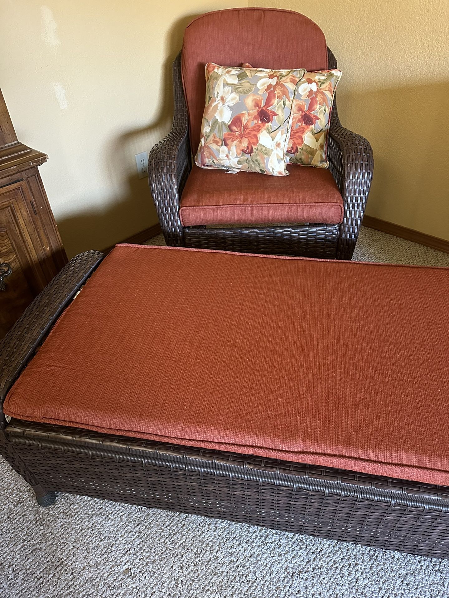Furniture 1 Large Rocking Chair And Large Ottoman Storage Bench