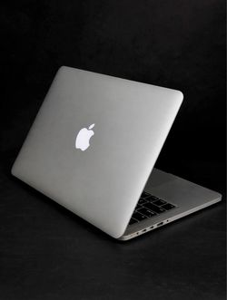 Apple MacBook Pro 13” Retina i5/8GB/256GB SSD $180