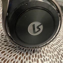 LucidSound Headphone. No Dongle  or mic.
