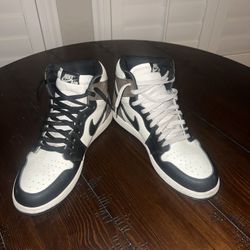 Jordan 1 Retro High Dark Mochas Size 11