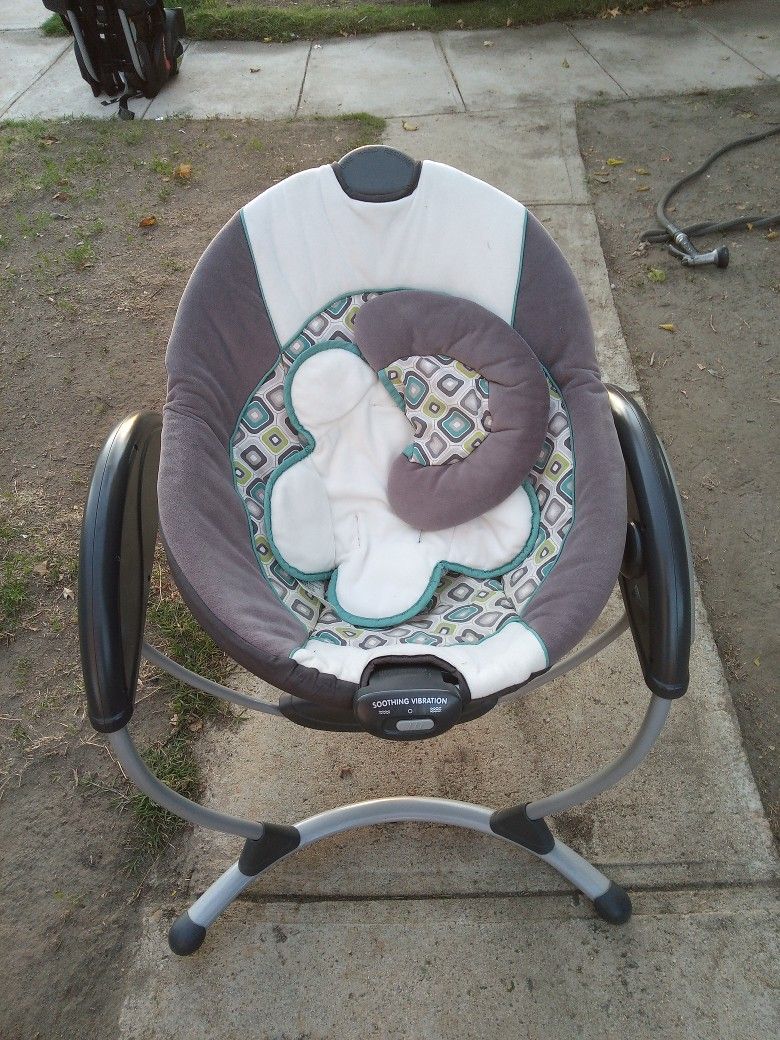 !! Baby Swing By Graco