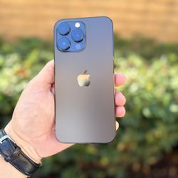 iPhone 14 Pro Max 256  GB Pristine Amazing Condition!   UNLOCKED use any carrier.  Hablo Espanol.