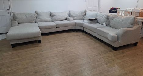 White 3-Piece Sectional Sofa with Chaise – Good Condition