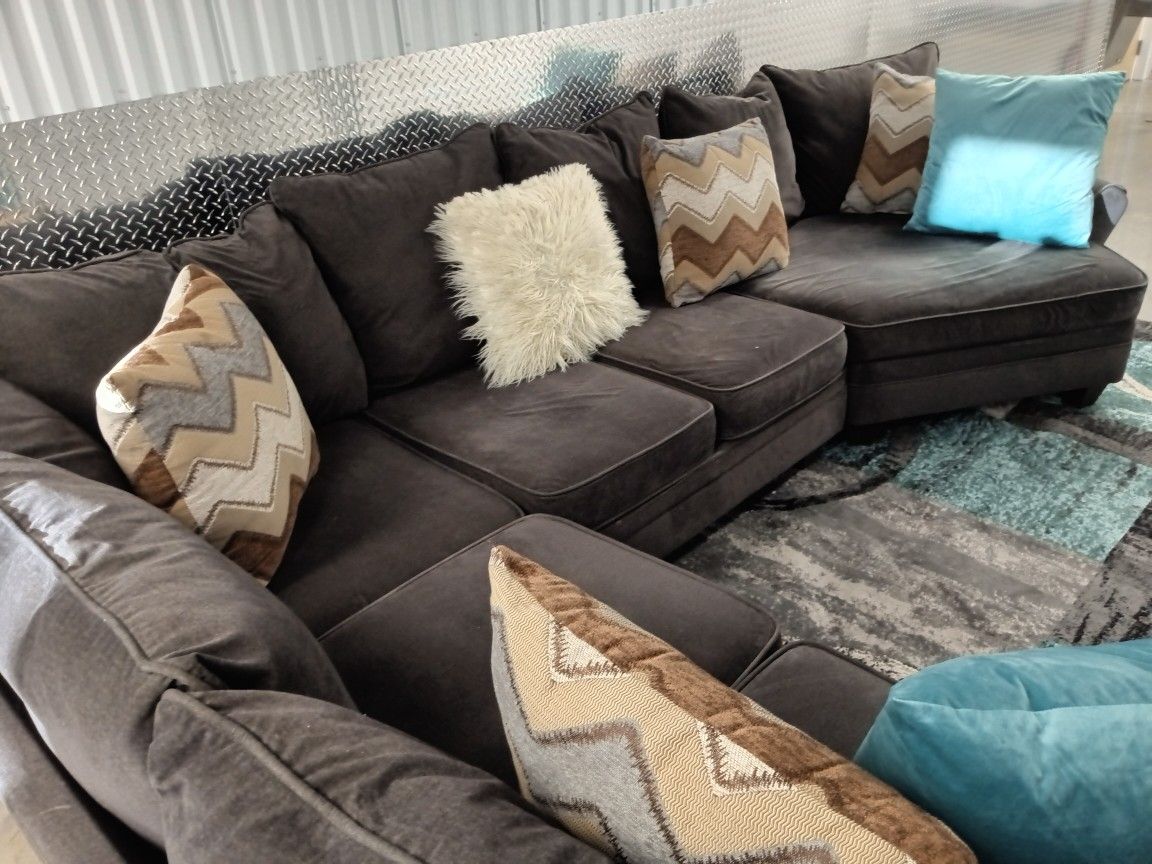 3 Piece Oversized Sectional for Sale in Tampa, FL OfferUp