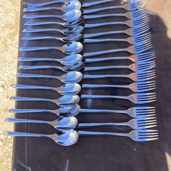 15 Cucharas De Asero Inoxidable Y 15 Tenedores De Asero Inoxidable Es De Material Grueso 