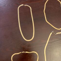 Gold Finish Chain 3 Are 18 Inches And 1 24 Inches 