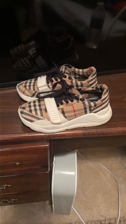Burberry shoes size 39