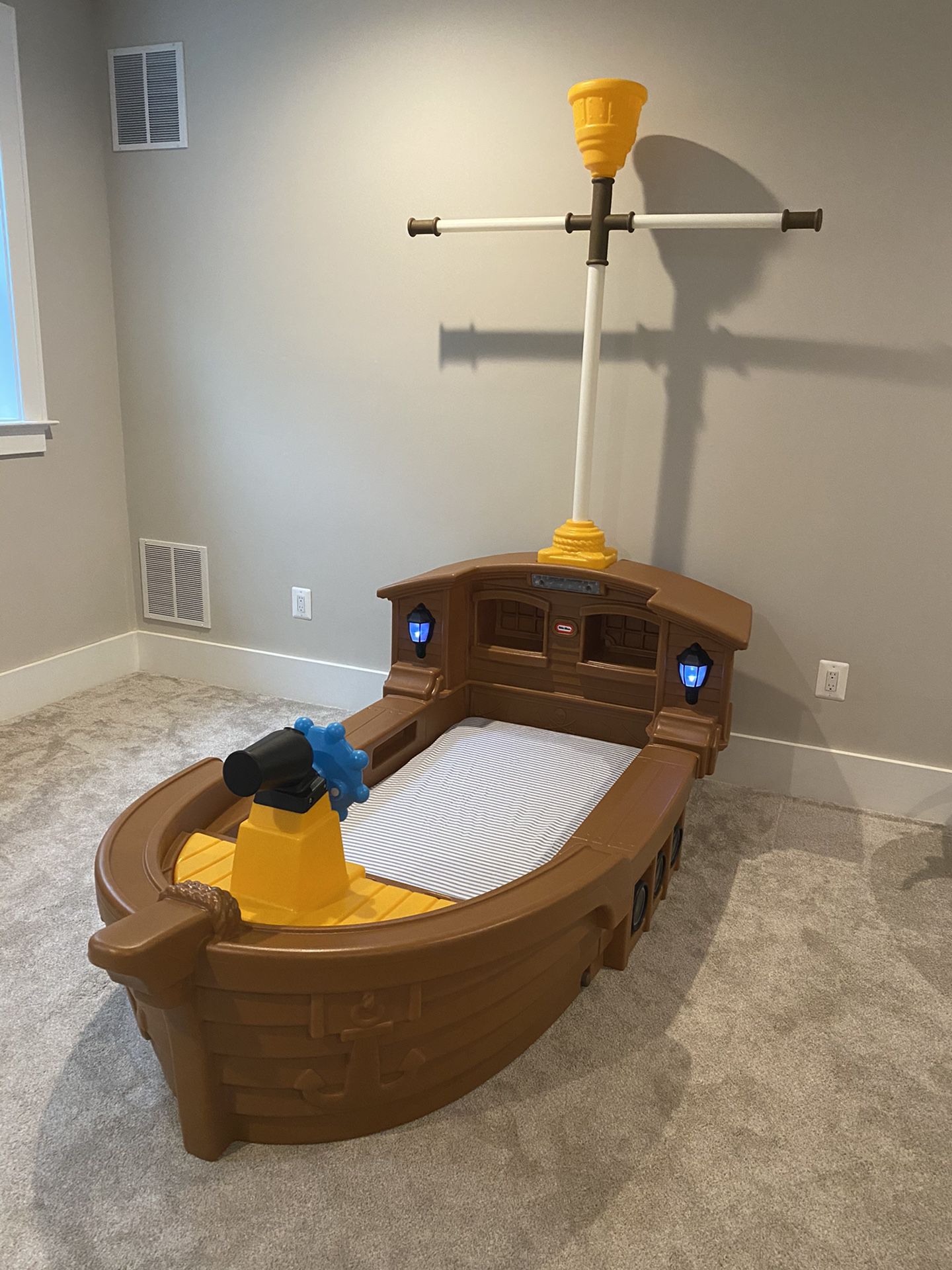Little Tikes Pirate Ship Boat Bed - doubles as ball pit!!