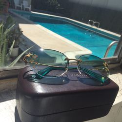 Louis Vuitton Sunglasses (Desmayo Cat Eye) for Sale in Los Angeles
