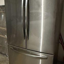 Samsung - 32 cu. ft. 3-Door French Door Smart Refrigerator with Dual Auto Ice Maker - Fingerprint Resistant Stainless Steel