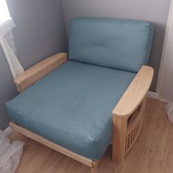 Seat/Sleeper Futon