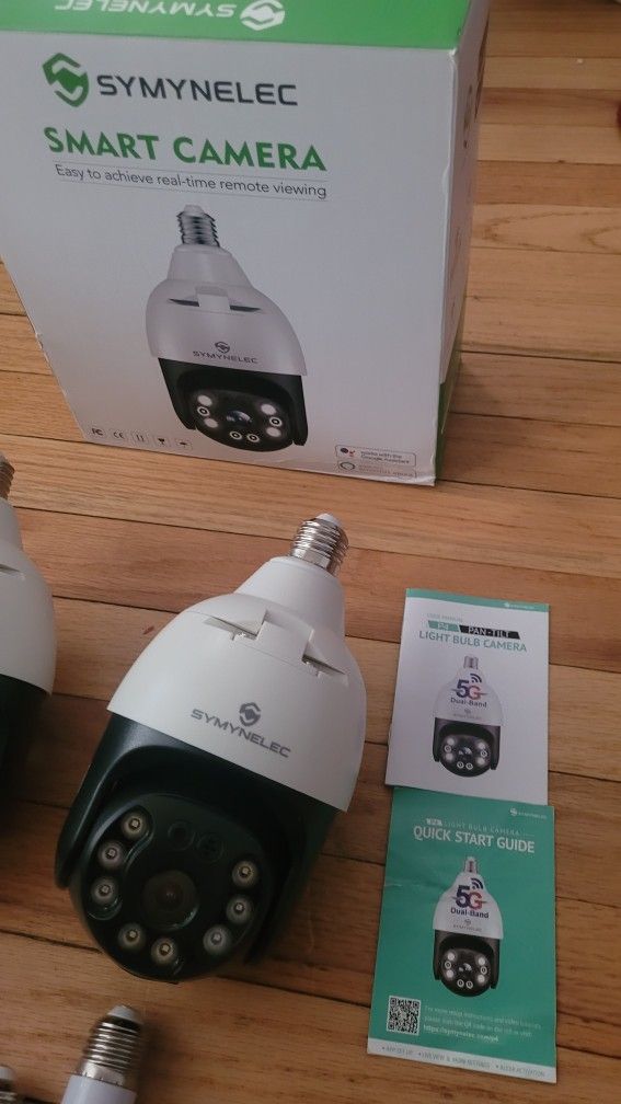 2K HD WiFi Light Socket Security Camera - 5G/2.4G Dual Band Outdoor Bulb Camera With Auto Tracking