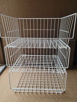 3 TIER WHIRE RACK