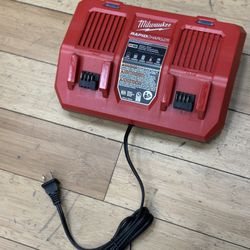Milwaukee M18 Dual Port RAPID CHARGER