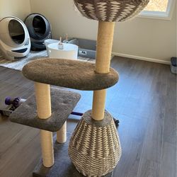 [FREE] Costco Cat Tree - Good Condition (Pickup Only)