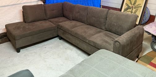 Brown couch good condition clean we sell all the time delivery 40 local