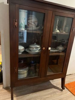 Beautiful Mid Century Modern Wood & Glass display  (rolling!