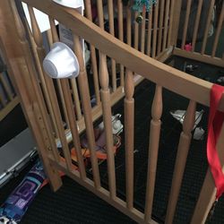 Toddler Bed / Convertible Bed.  Use To Be Crib.  Delivery.  Make An Offer