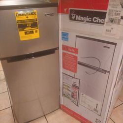 New Magic Chef 4.5 2 Door Refrigerator 
