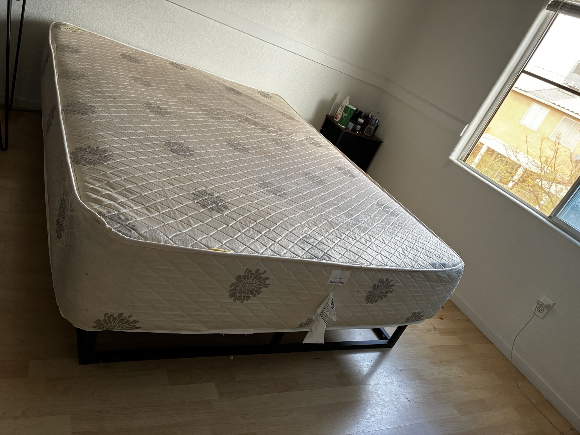Mattress With Bed frame 