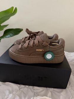 Puma x Fenty Creeper phatty nubucks women’s Platform Sneakers Taupe- Gold Logo