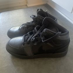 Nike Air Force 1 Mid "Black" Shoe