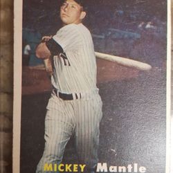 Topps Mickey Mantle Baseball Card
