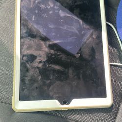 iPad 12.9 Inch Screen Broken 