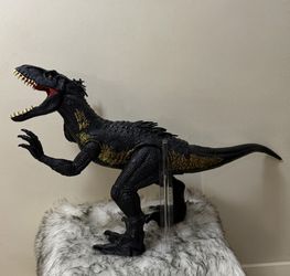 Jurassic World indoraptor figure dinosaur
