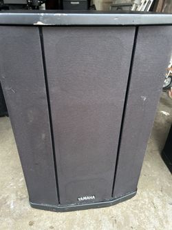 Pair of Big Yamaha Active Speakers