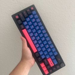 GMK 65% custom keyboard yellow switches