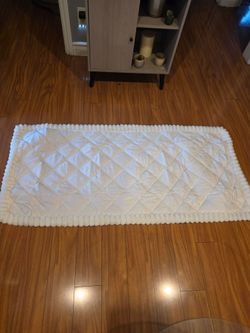 Couch Cover for Dogs Washable, Non Slip Fuzzy Pet Couch Covers，Sofa Pet Friendly, Thick Soft Sofa Slipcovers Cushion Protector,White 27.6"x 59"