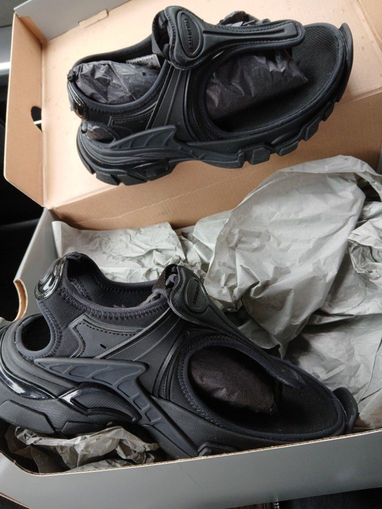 Black LEATHER BALENCIAGA Sandals Size 5Y Boys