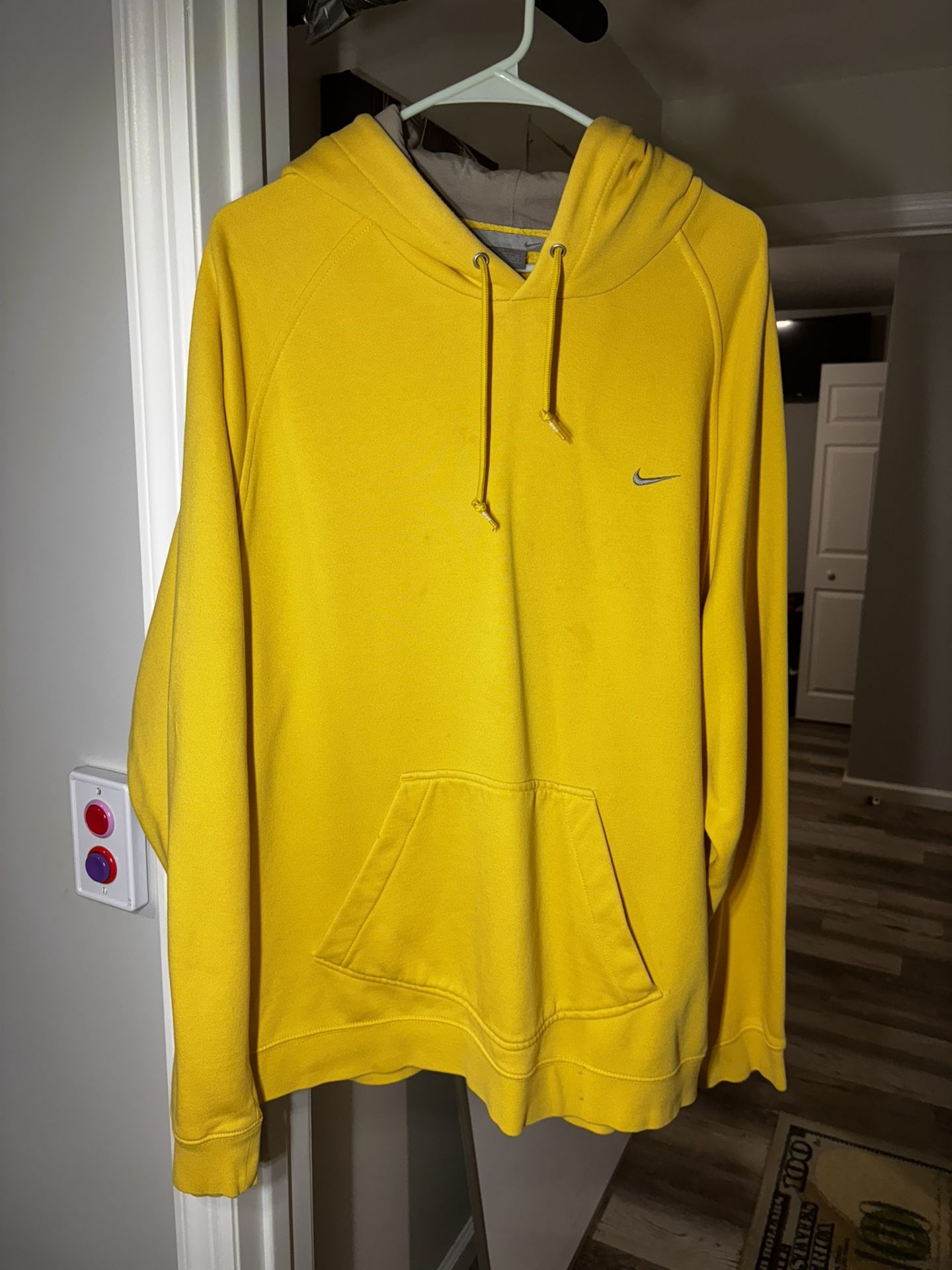 Nike Men’s Vintage Yellow Solo Swoosh Hoodie XL Grey Tag Rare 90s Streetwear