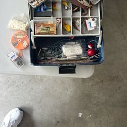 TACKLE BOX & FISHING TACKLE